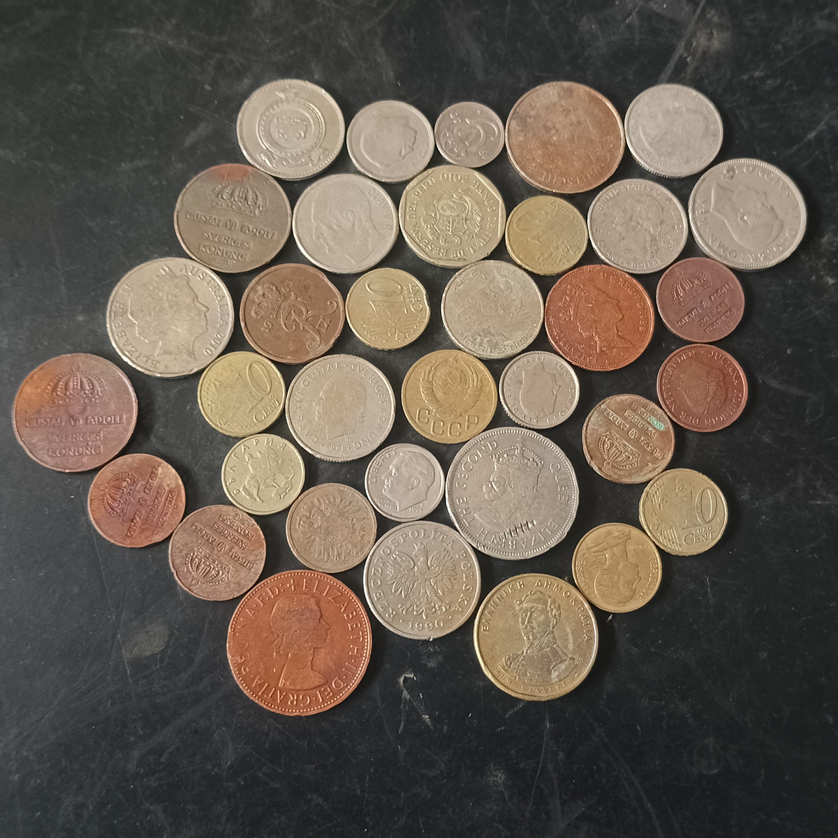 Lot of 35 Coins - Mix World Scarce Coins (Ref: AUc2024)